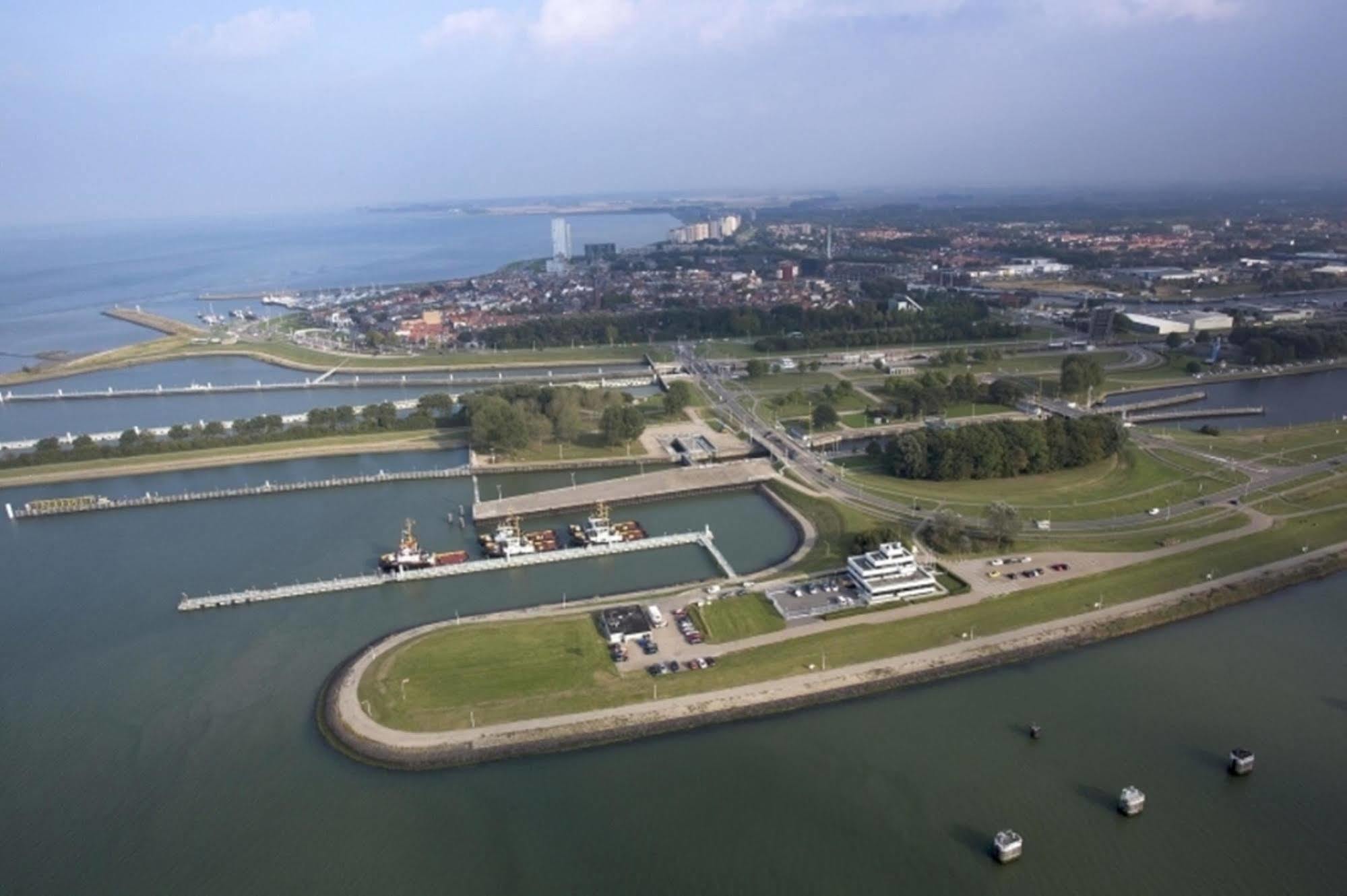 Hotel De Blaauwe Leeuw Terneuzen Eksteriør bilde